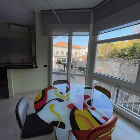 Civico 24 In Centro Ad 아로나